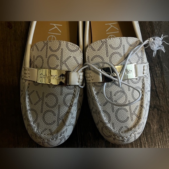 FINAL PRICE DROP NEW Calvin Klein Slip on Shoes - Picture 5 of 5